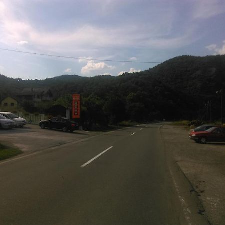 Karavan 123 Raška Buitenkant foto