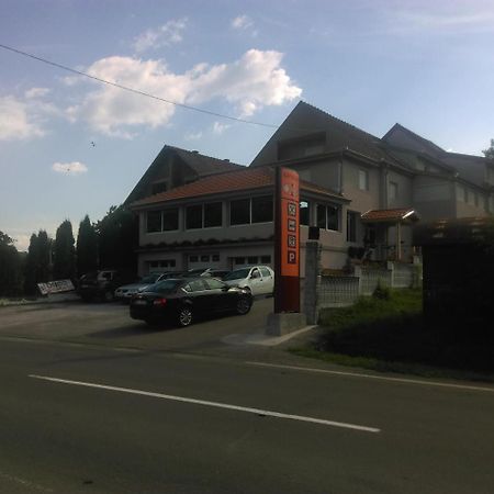 Karavan 123 Raška Buitenkant foto