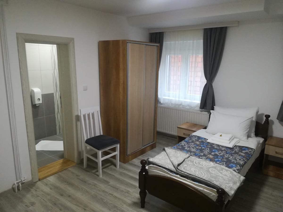 Karavan 123 Raška Buitenkant foto