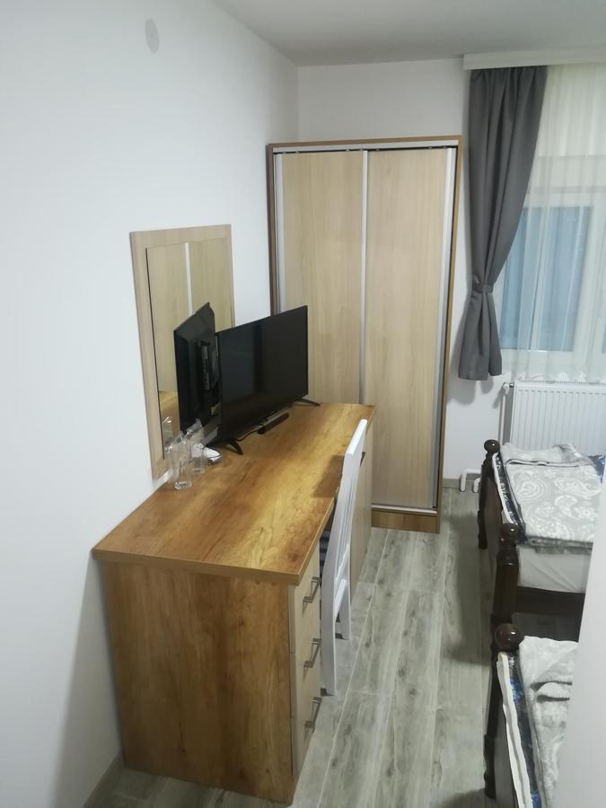 Karavan 123 Raška Buitenkant foto