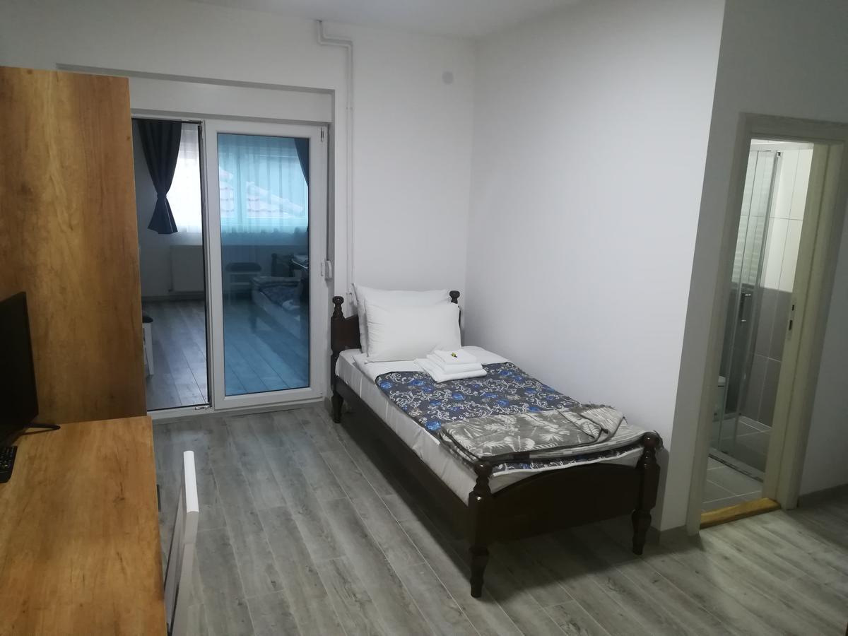 Karavan 123 Raška Buitenkant foto