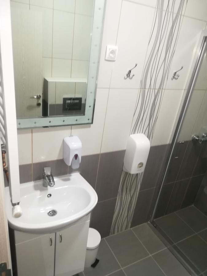 Karavan 123 Raška Buitenkant foto