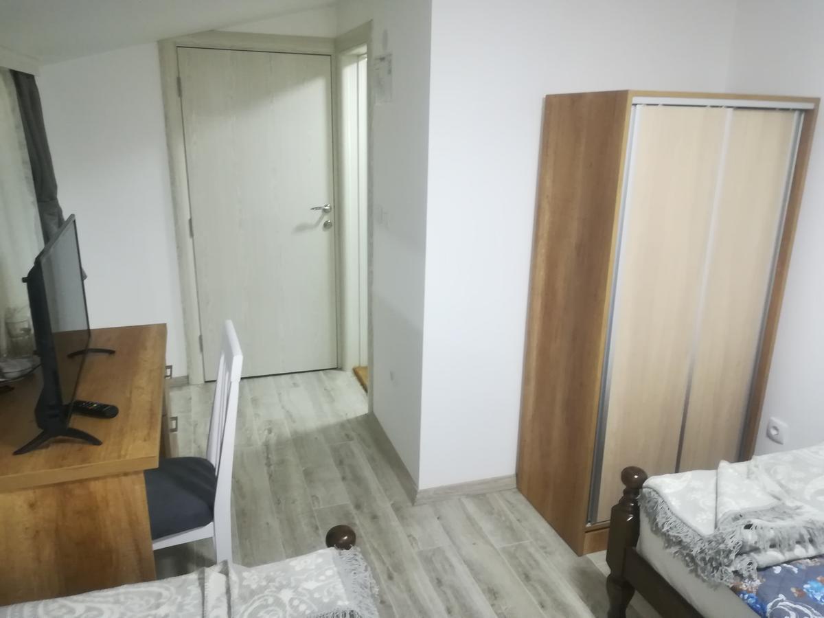 Karavan 123 Raška Buitenkant foto