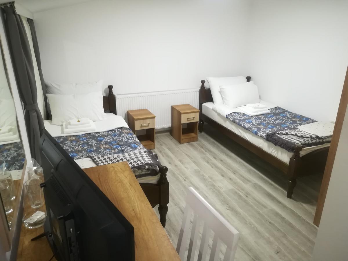 Karavan 123 Raška Buitenkant foto