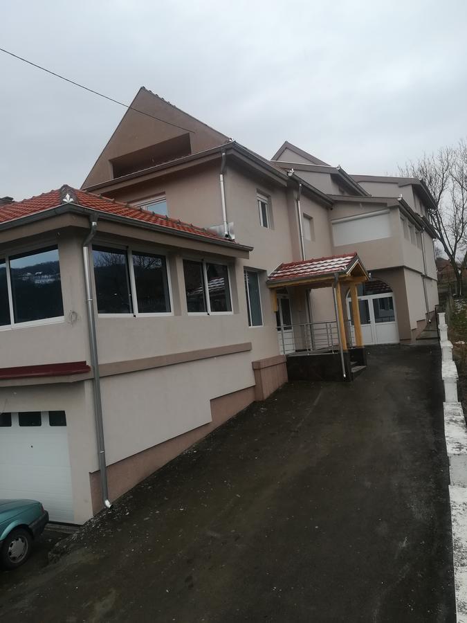 Karavan 123 Raška Buitenkant foto