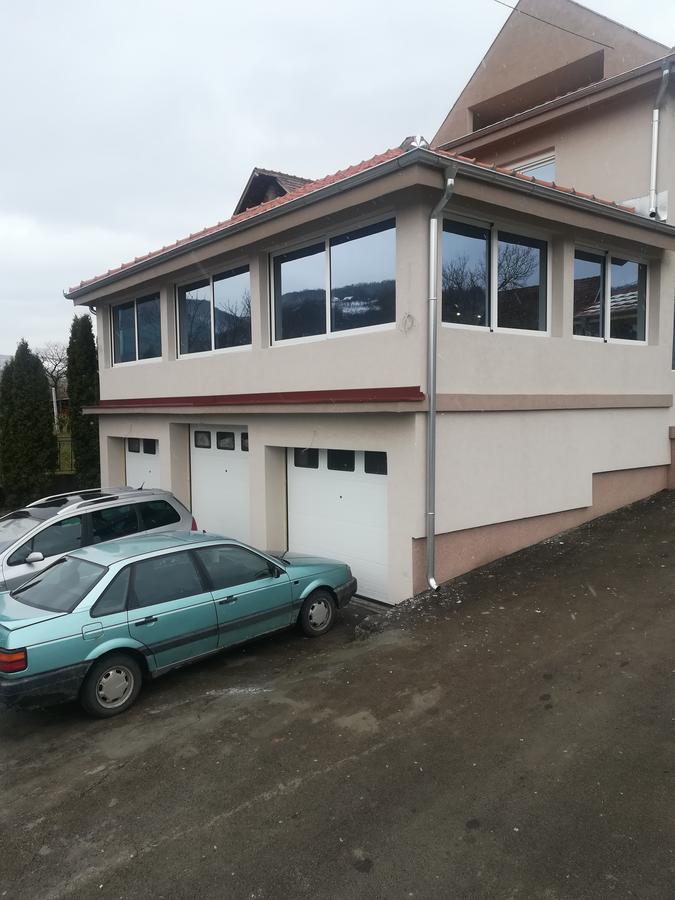 Karavan 123 Raška Buitenkant foto