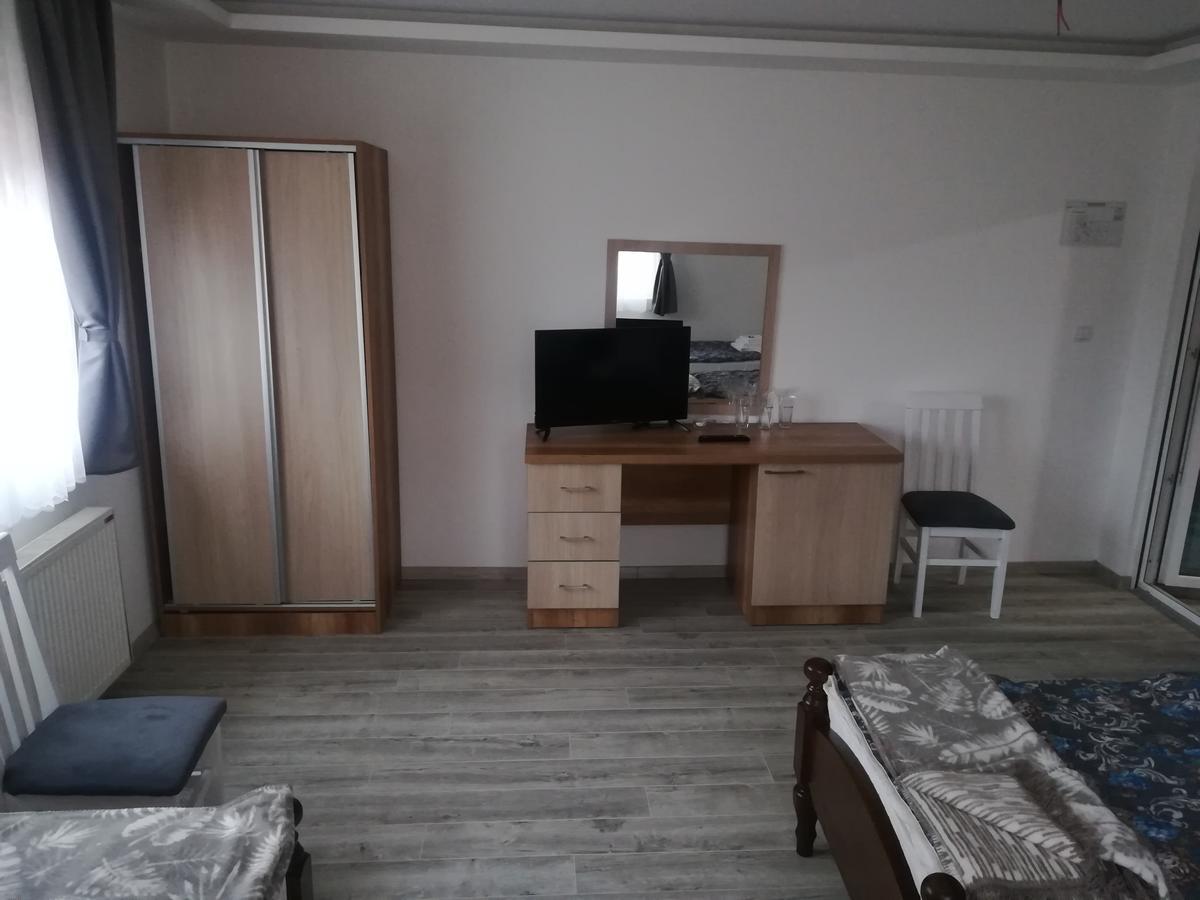 Karavan 123 Raška Buitenkant foto