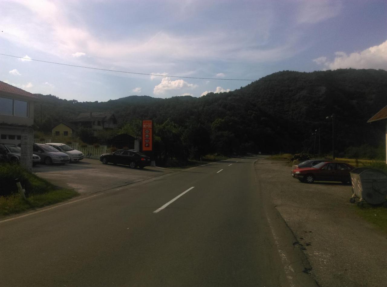Karavan 123 Raška Buitenkant foto